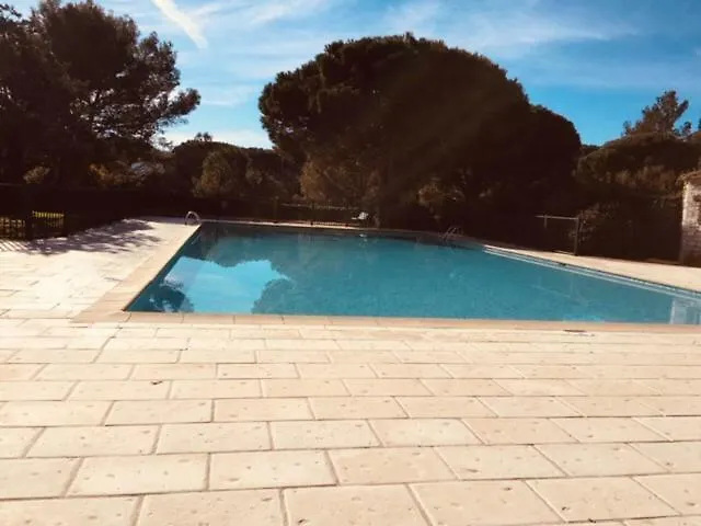 Maison Joge Gassin 0*,